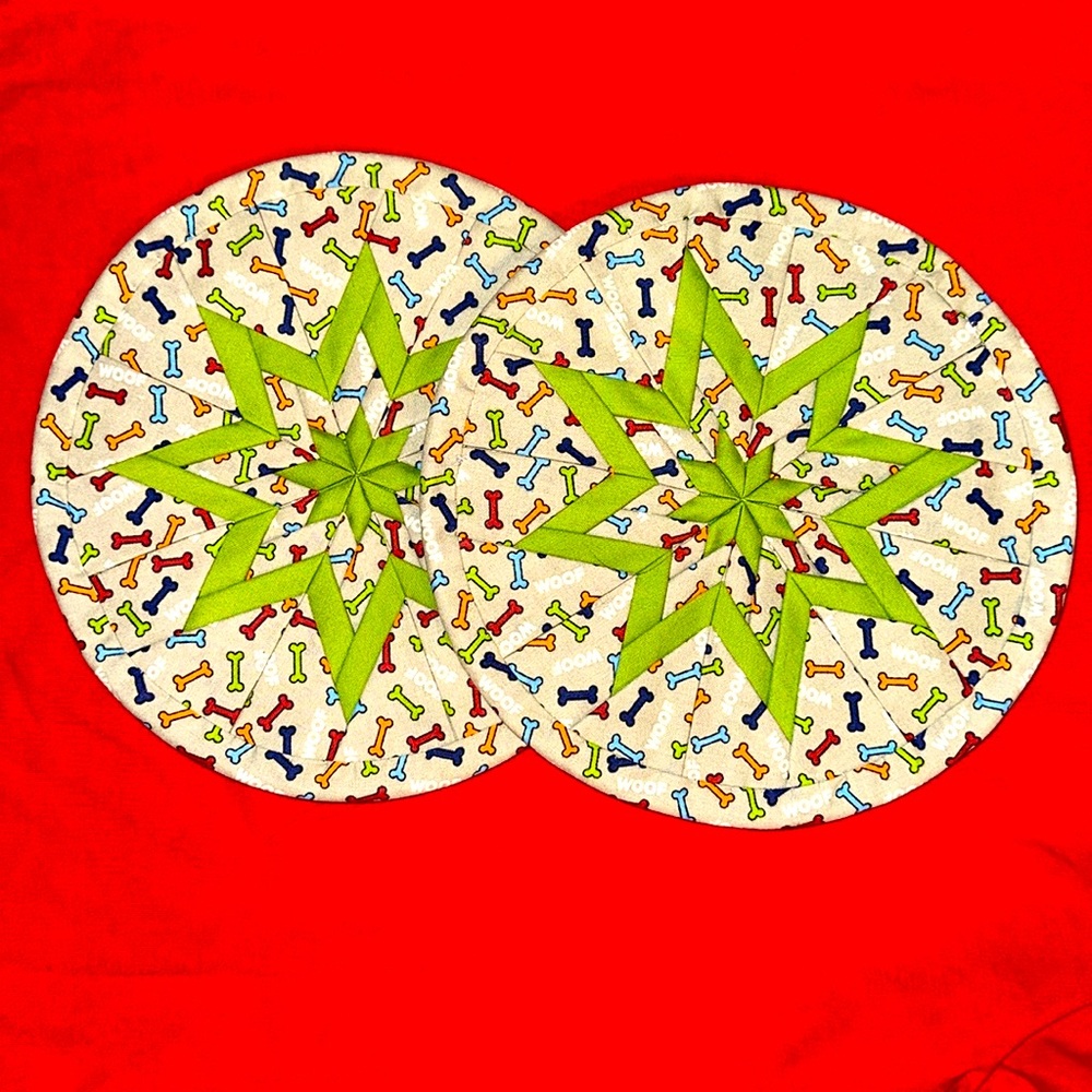 LOT OF 2 HANDMADE 8” ROUND HOT PADS TRIVETS POTHOLDERS AMISH STAR BONES WOOF NEW